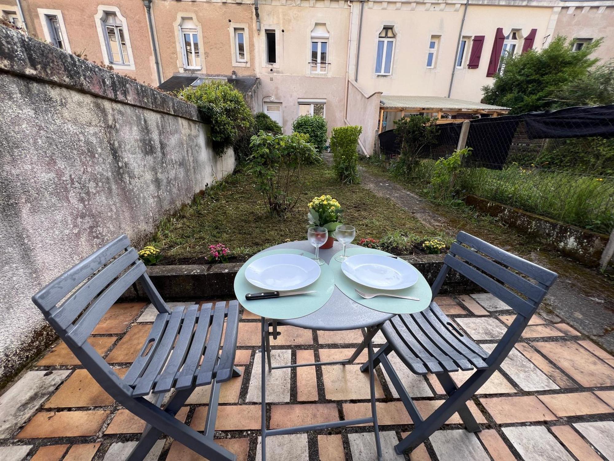 Studios Cozy 2A4 Pers Avec Jardin I Proche Futuroscope Chatellerault Exterior photo